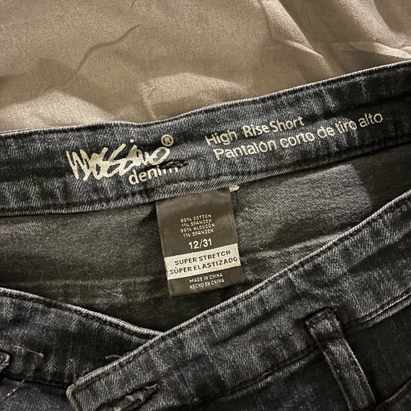 Black denim high rise shorts - Picture 3 of 5